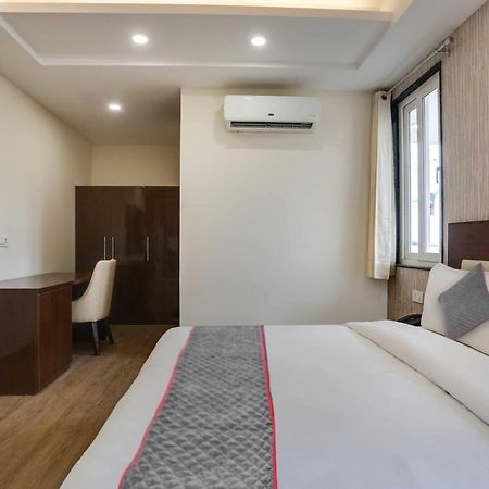 Townhouse The Adore Inn Gurgaon Buitenkant foto