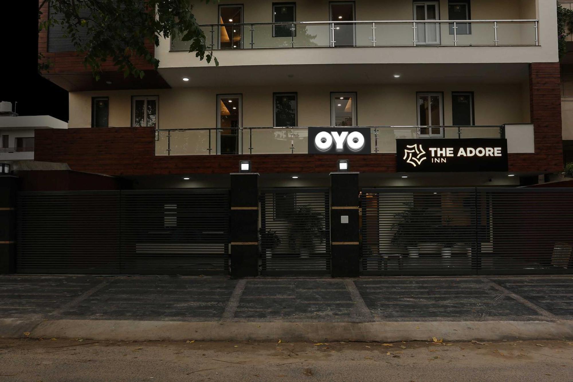 Townhouse The Adore Inn Gurgaon Buitenkant foto