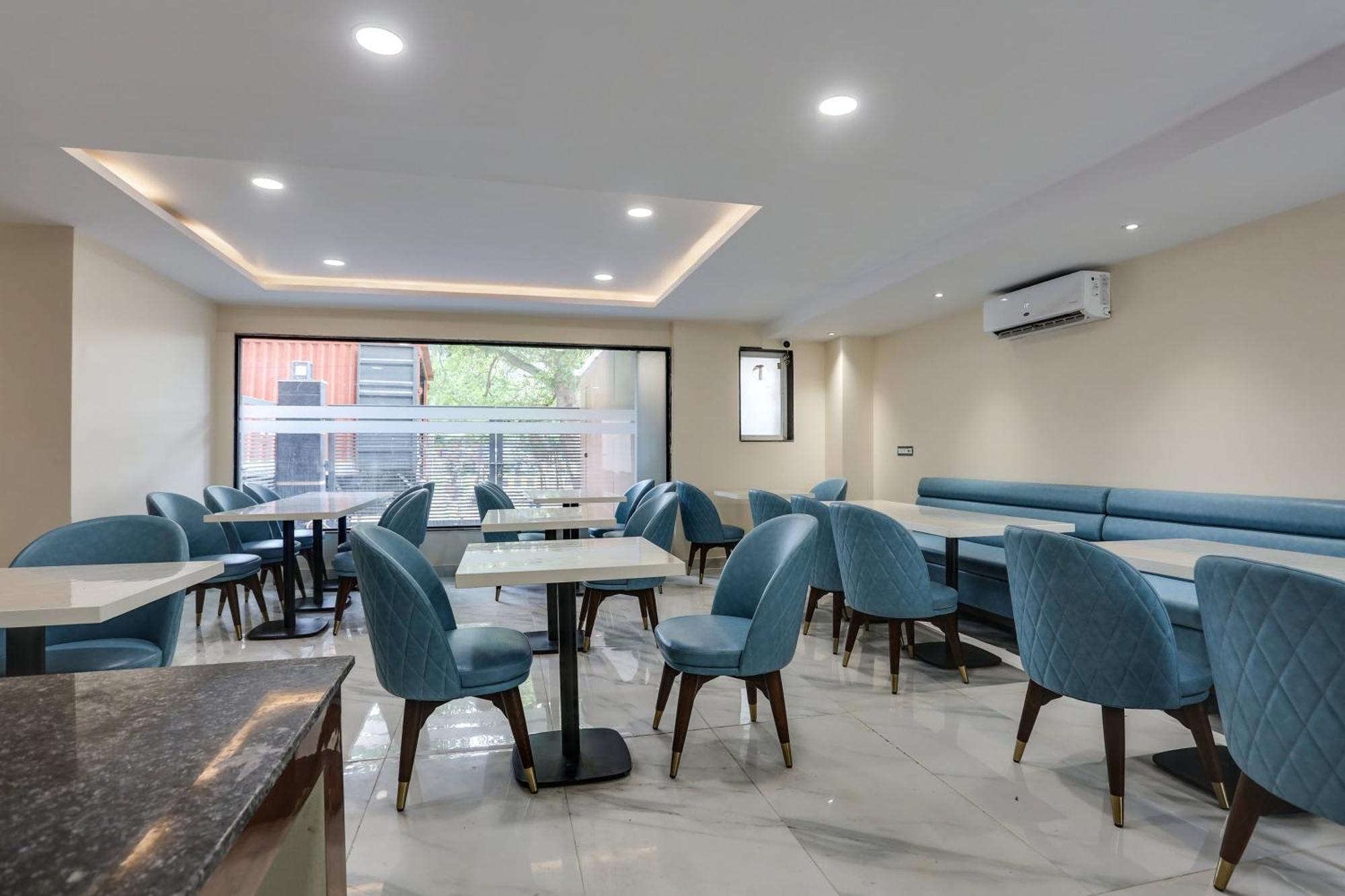 Townhouse The Adore Inn Gurgaon Buitenkant foto