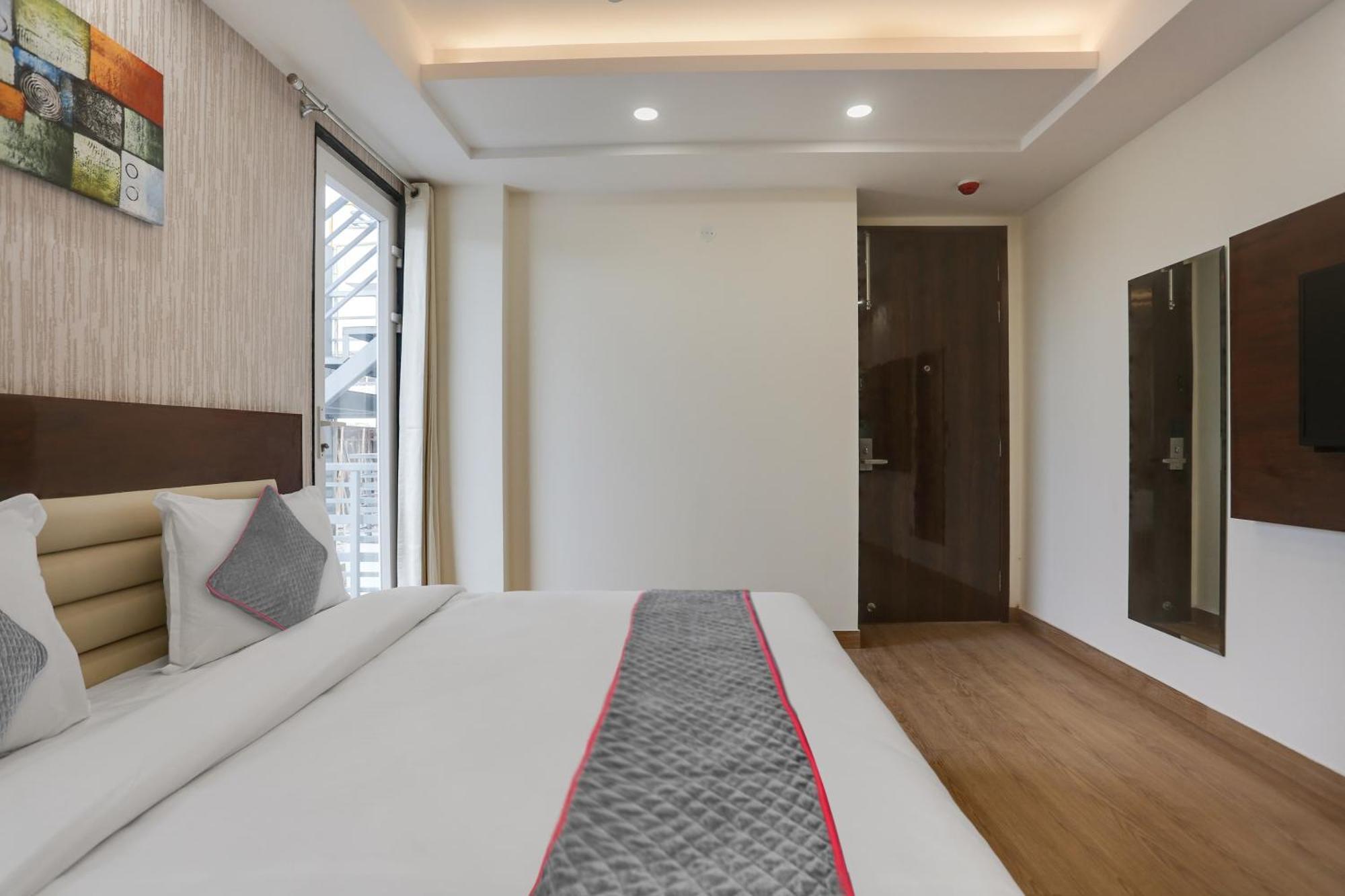 Townhouse The Adore Inn Gurgaon Buitenkant foto