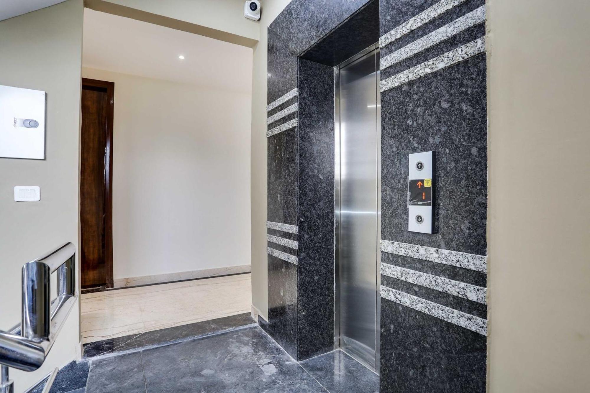 Townhouse The Adore Inn Gurgaon Buitenkant foto
