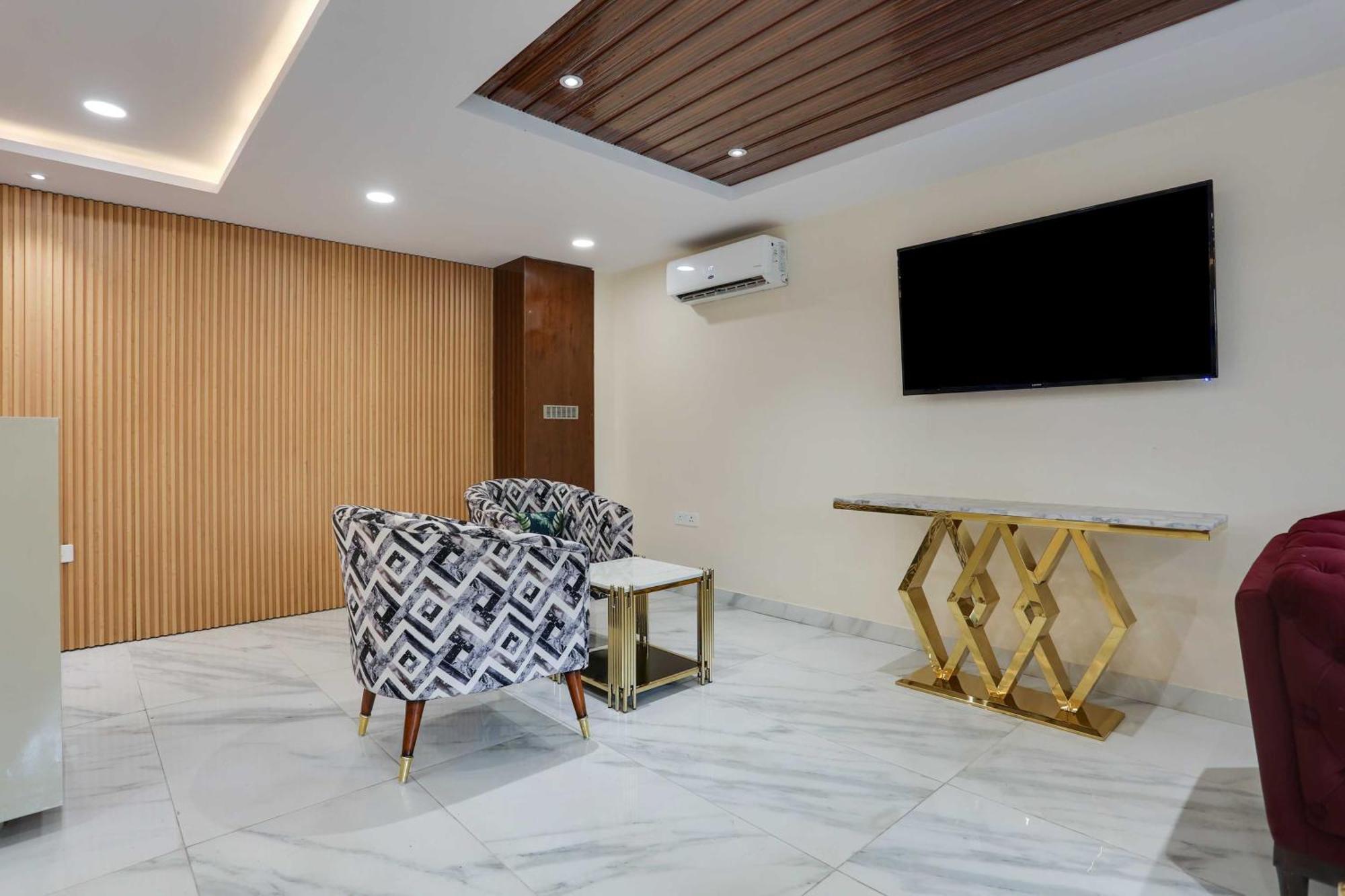 Townhouse The Adore Inn Gurgaon Buitenkant foto