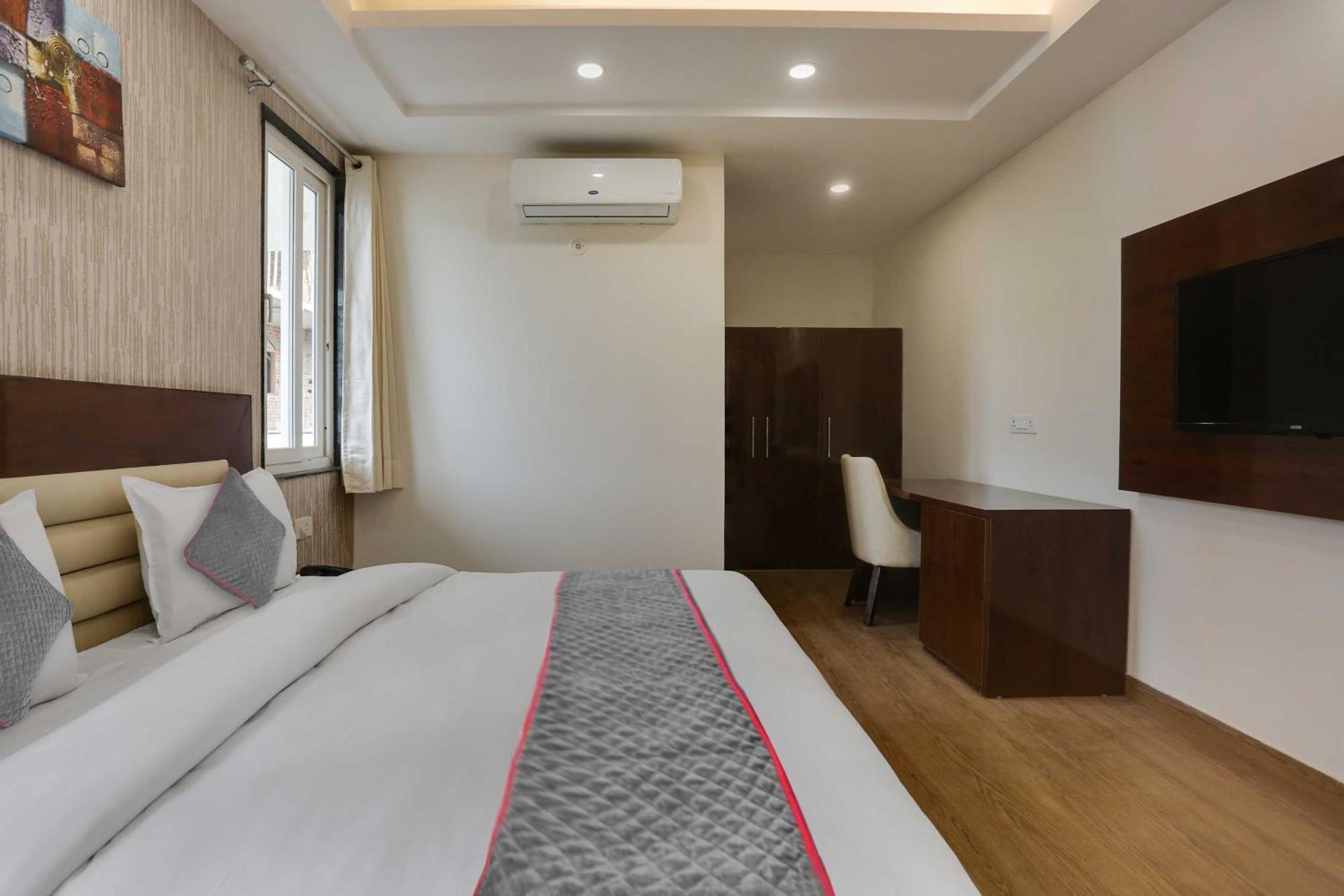 Townhouse The Adore Inn Gurgaon Buitenkant foto