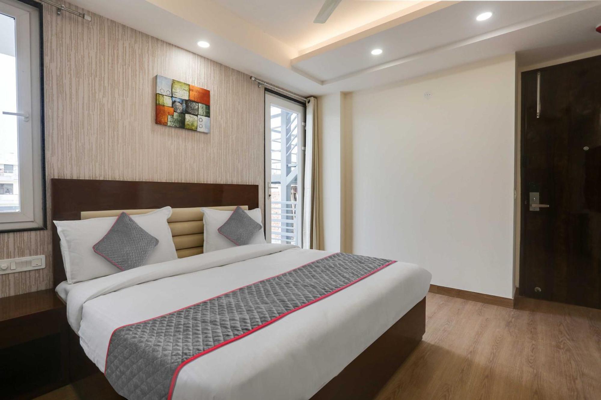 Townhouse The Adore Inn Gurgaon Buitenkant foto